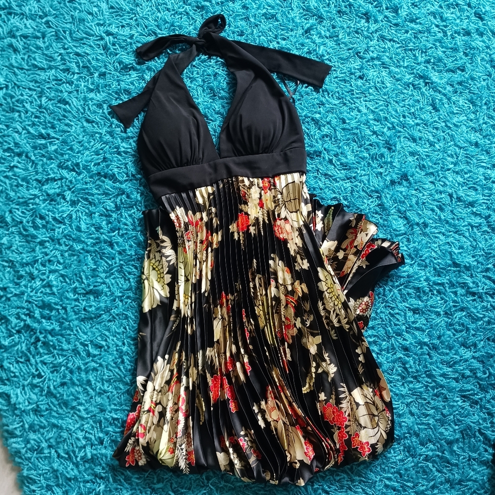 Betsy and Adam Vintagw Size 6 Black floral Halter dress